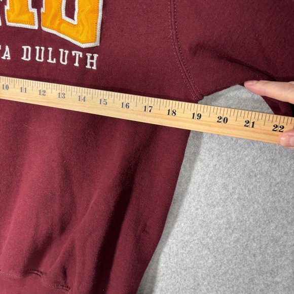Champion UMD‎ Minnesota Duluth Bulldogs Sweatshirt Small Crewneck College Maroon - Picture 7 of 9